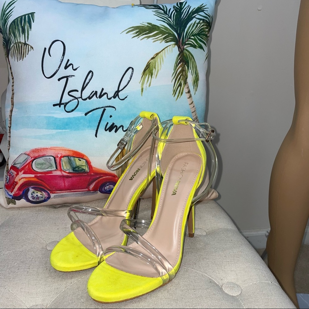 Fashion Nova NWT! Huma Yellow Clear Straps Heels Size 9